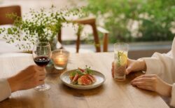 飲みデートで会話と価値観を大切にするイメージ