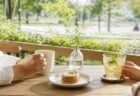カフェでソバーデートを楽しむイメージ